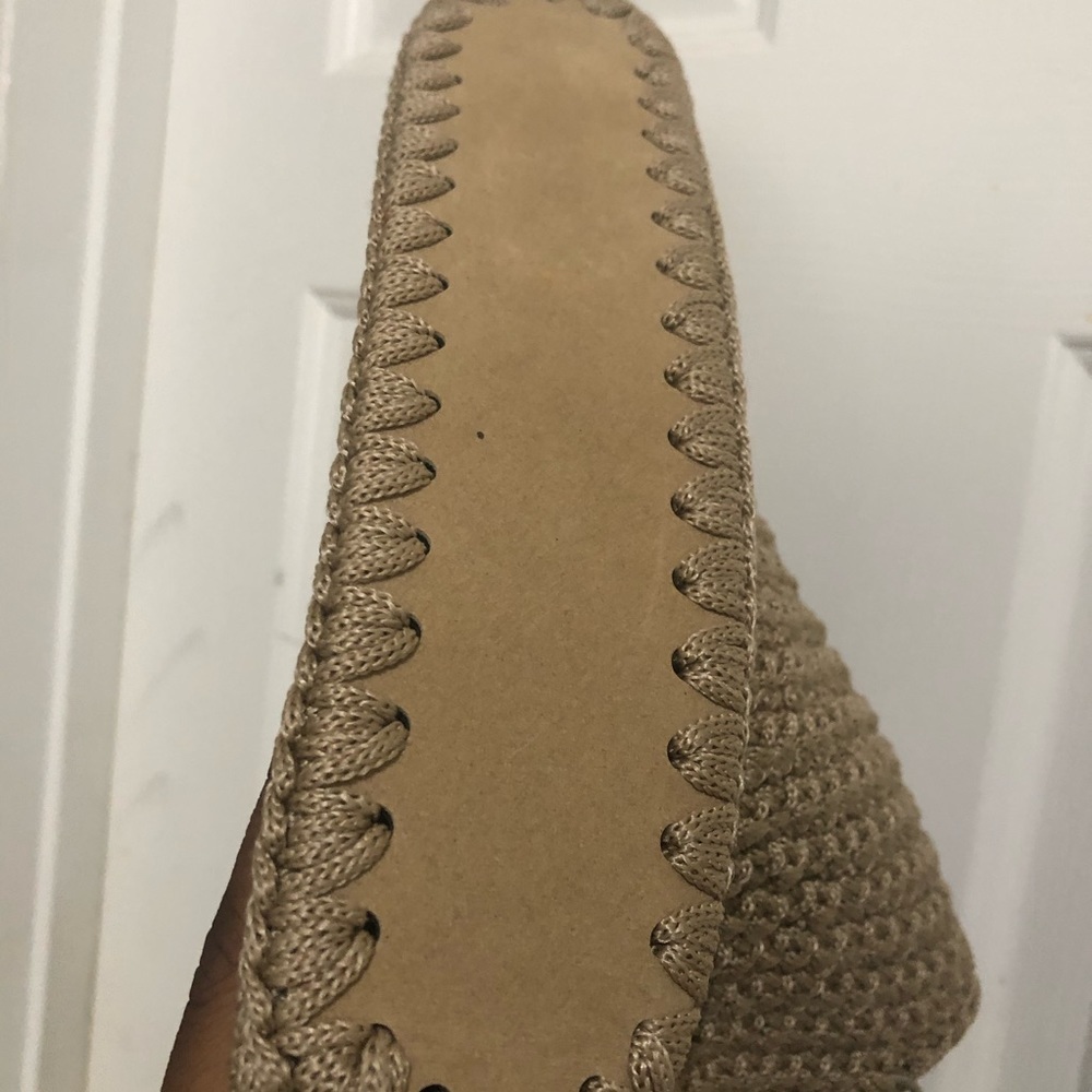 Knit Crossbody/Shoulder Tan Magnet Button Handbag - Picture 8 of 8
